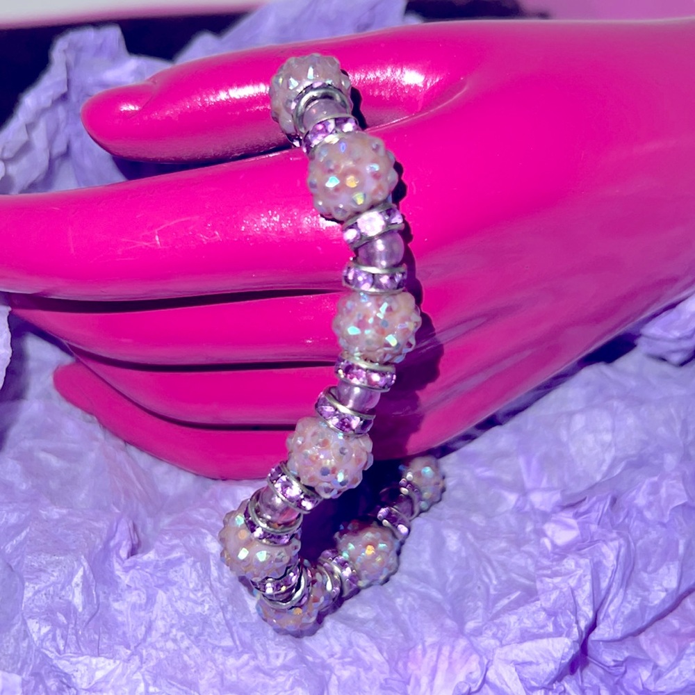 Look Beautiful Elegant sparkling Bracelet with Silver Accents